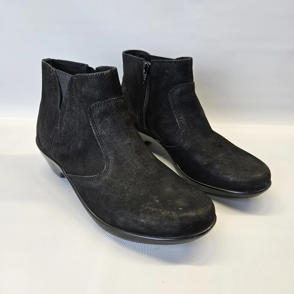 Aravon Kitt Bootie Ankle Boot Women 9 Black Leather Zip Classic Comfort Low Heel